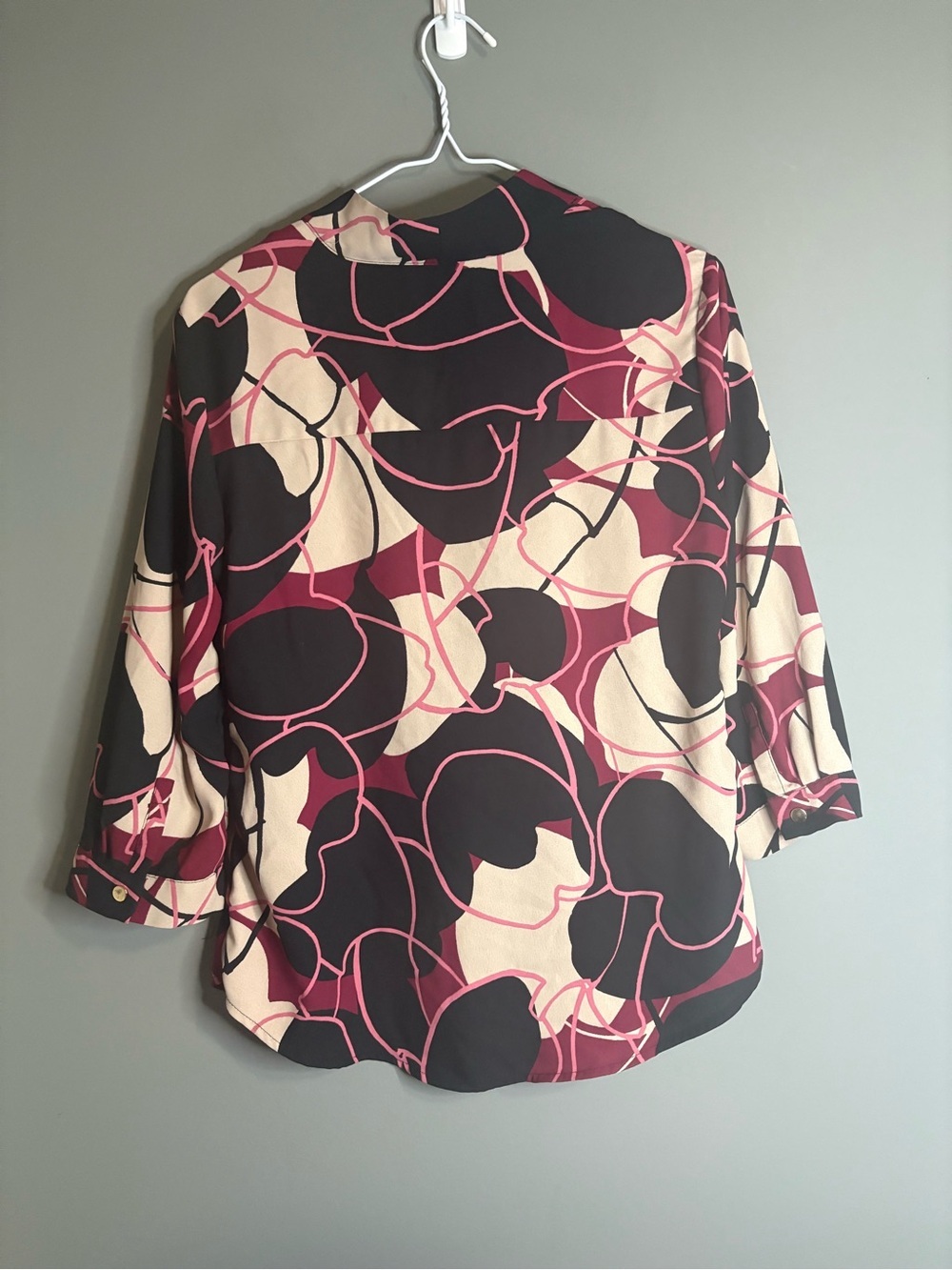 Dana Buchman Abstract Print Roll-Tab Blouse | Size Medium | Black Pink Cream - Picture 6 of 8